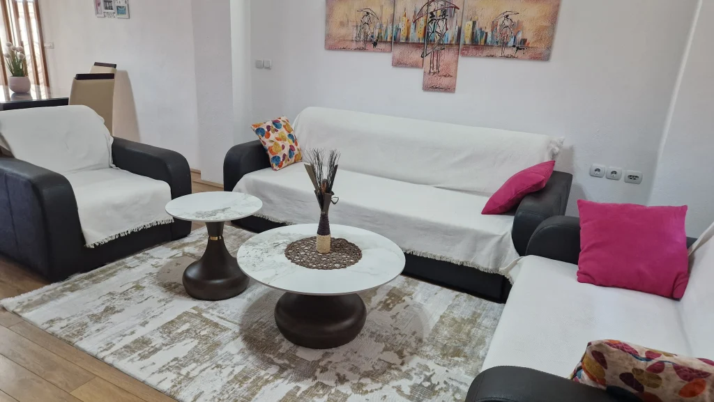 town house gevgelija living room